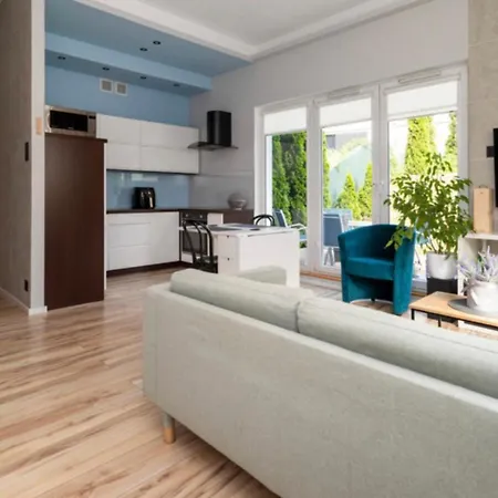 Sunny With Garden Apartment
